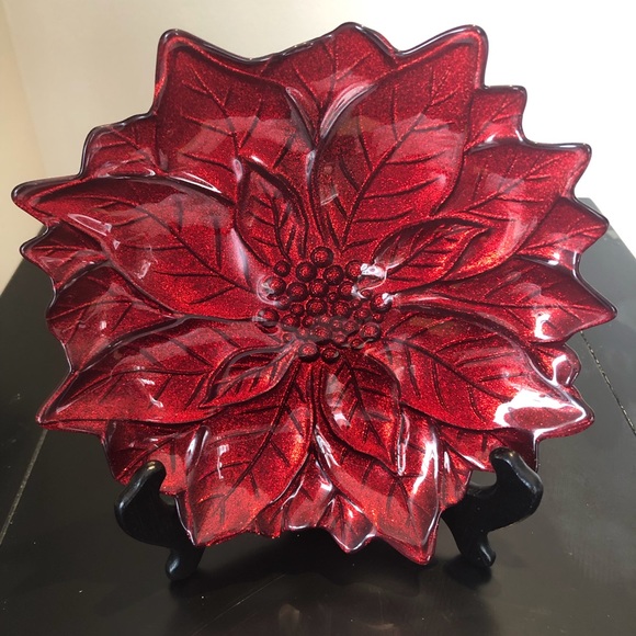 Red Poinsettia Holiday Luncheon Plates 9” set of 4 - Picture 2 of 4